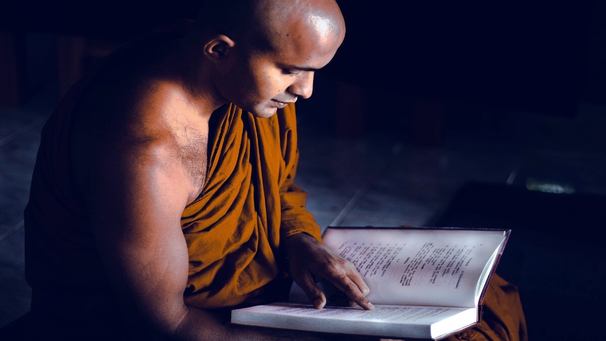 Буддийский монах раздал 502 000 долларов выигранных в лотерею